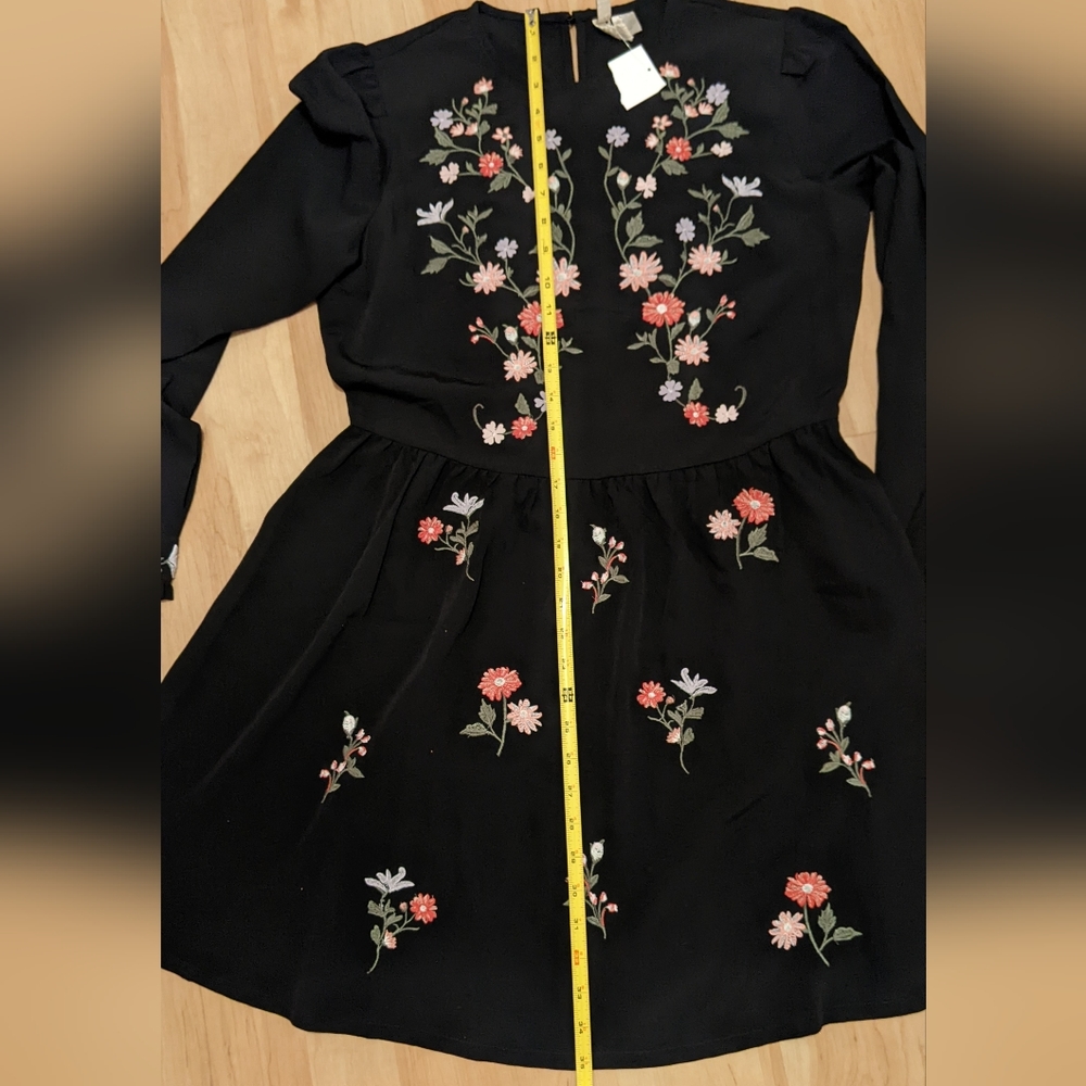 Embroidered H&M Divided Mini M Dress, Floral Loose Baby Doll Shift, Black Midi - Picture 6 of 16